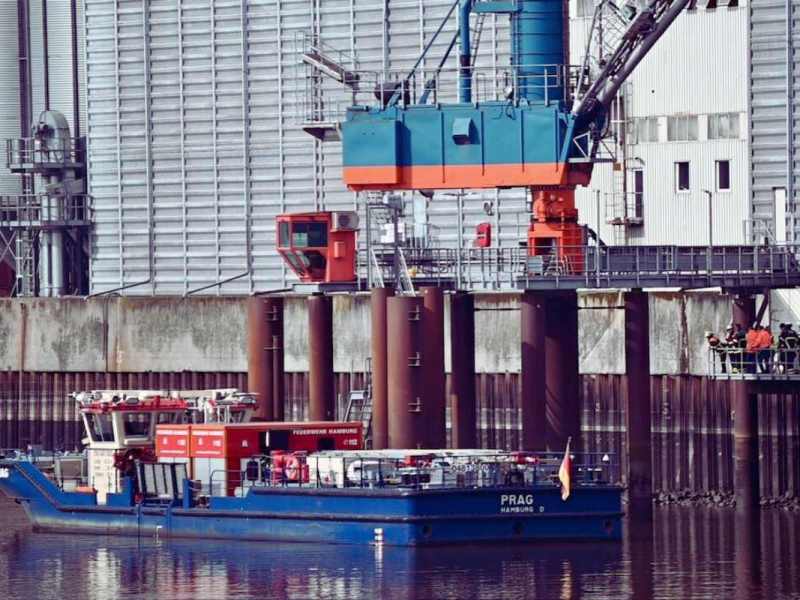 Hamburg: Öl-Katastrophe! 10.000 Liter in Kanal gelaufen – und keiner bekam es mit