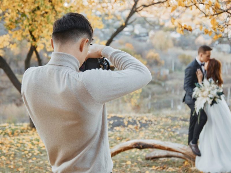 Hochzeit: Brautpaar entsetzt über Fotos – Fotograf soll Schmerzensgeld zahlen