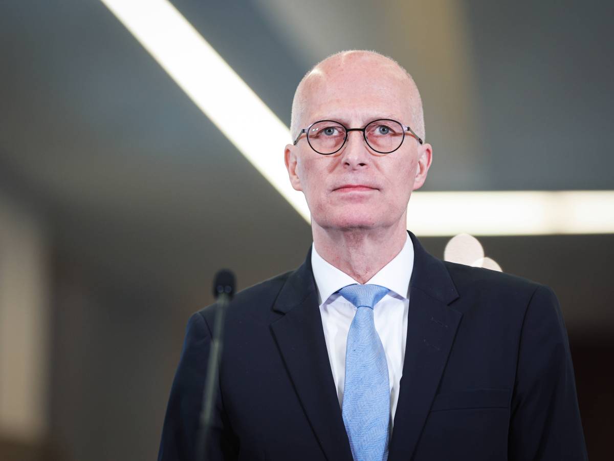 Peter Tschentscher im Anzug
