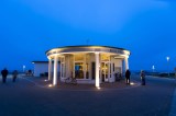 Milchbar auf Norderney am Abend