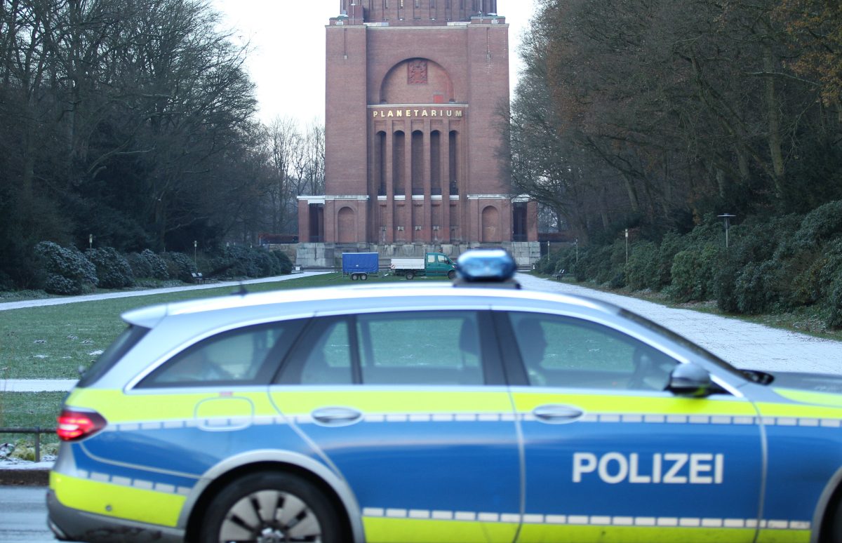 Die Polizei im Stadtpark in Hamburg (Symbolbild).
