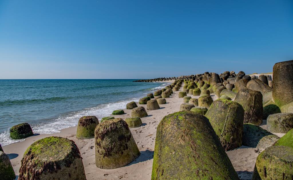 Tetrapoden am Strand