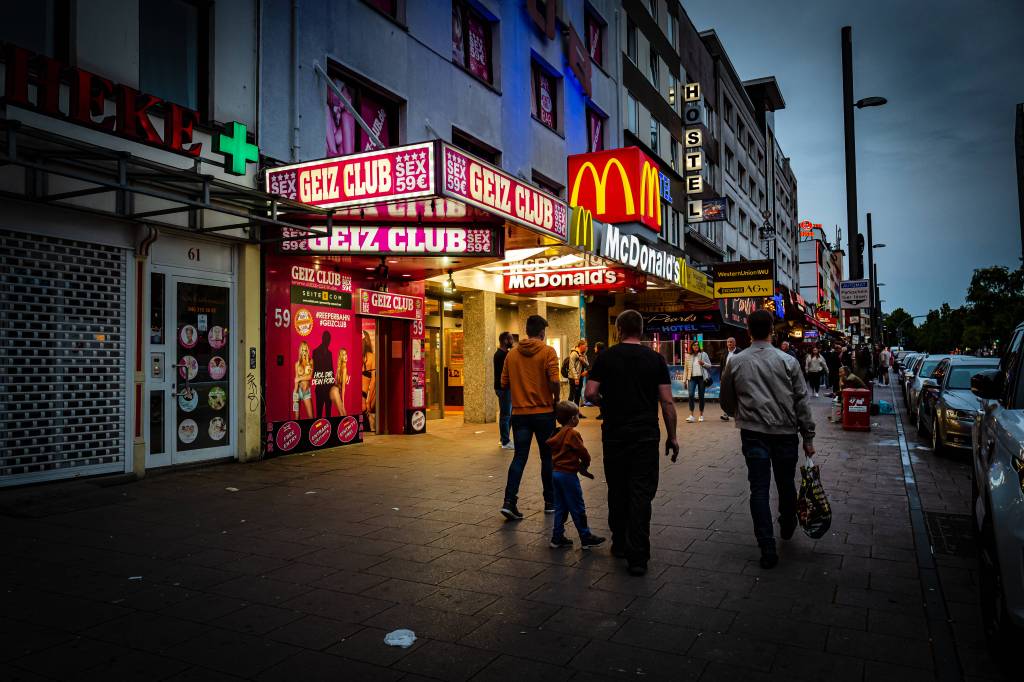 Reeperbahn mit Logos