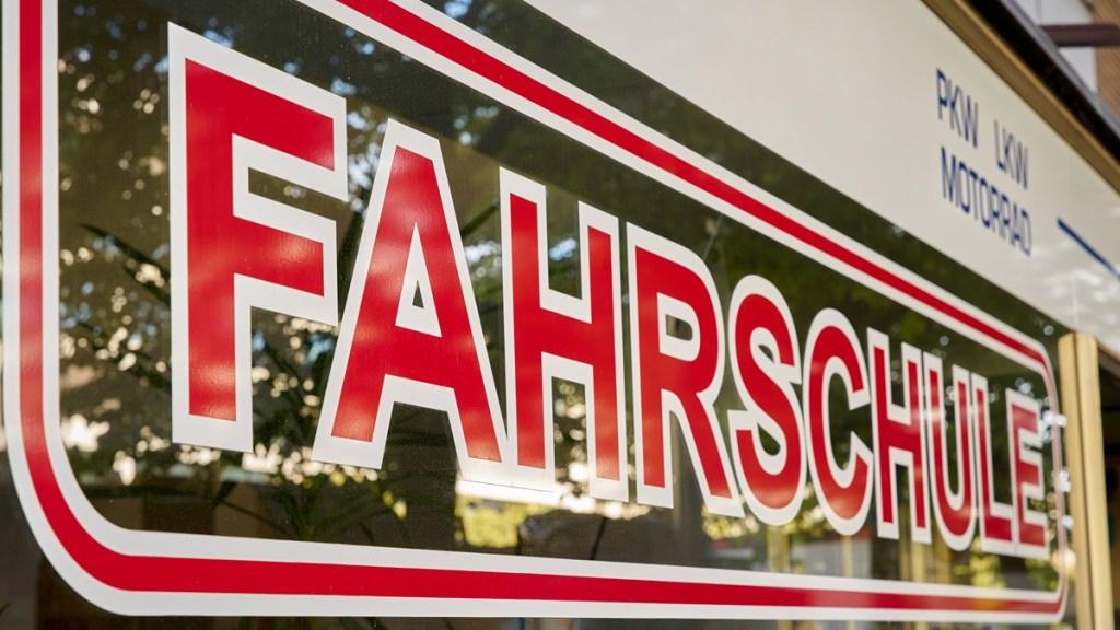 Kosten für Fahrschulen steigen