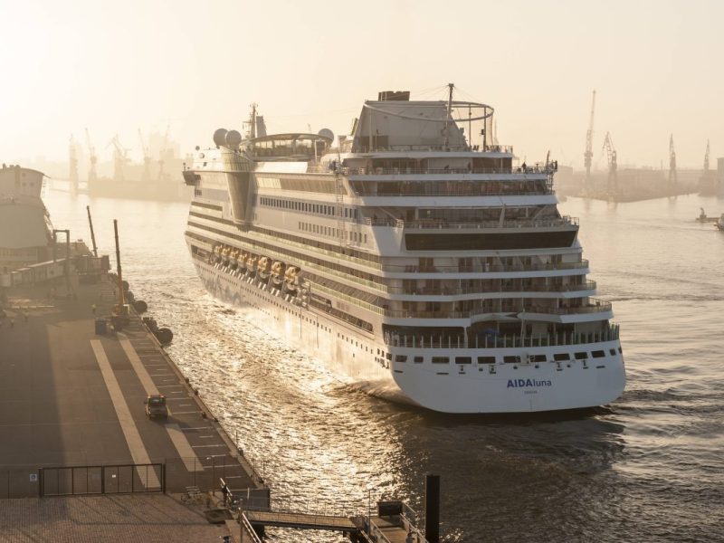 Kreuzfahrt: Paar flüchtet frühzeitig von Bord – um fette Rechnung zu umgehen