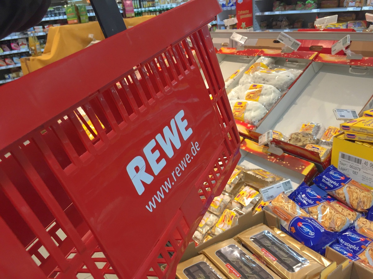 Rewe-Kundin enttäuscht: Damit hat sie in ihrer Tüte nicht gerechnet – Sprecherin reagiert prompt