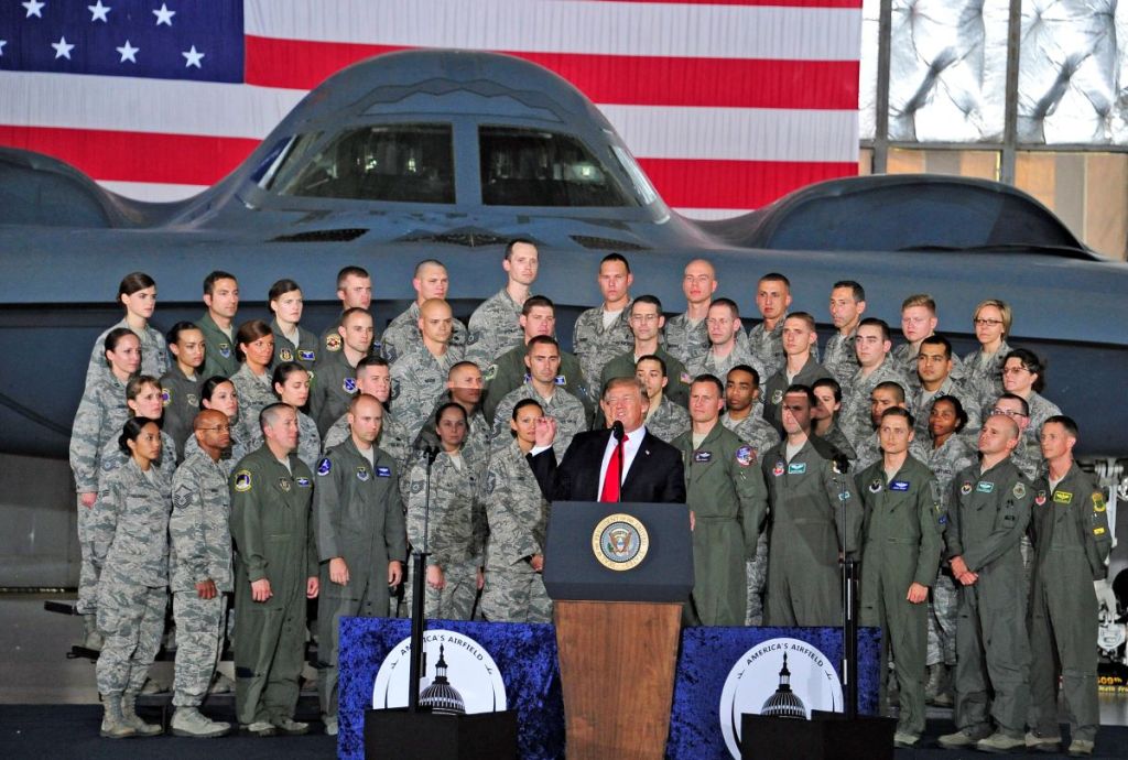 „American Power“ zum Anfassen: Trumps Stolz auf die B-2