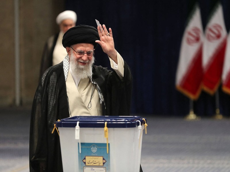 Iran in der Krise: Schah-Sohn pocht auf Sturz von Chamenei – „Ängstliche Ratte“