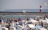 Der Strand in Warnemünde an der Ostsee.
