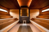 Sauna mit warmem Licht
