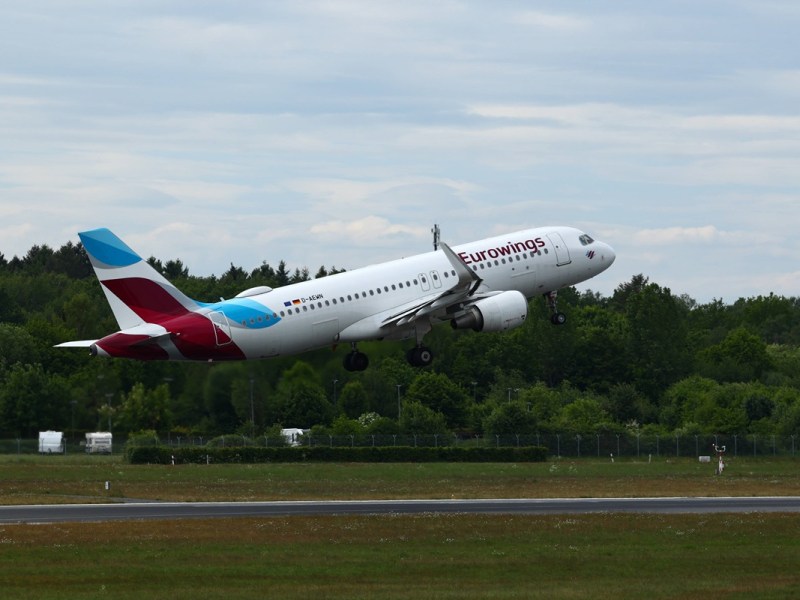 Ryanair und Eurowings ziehen die Preise an – Urlauber erleben böse Überraschung