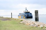 Der E-Katamaran der Reederei Frisia auf der Überfahrt zur Insel Norderney.