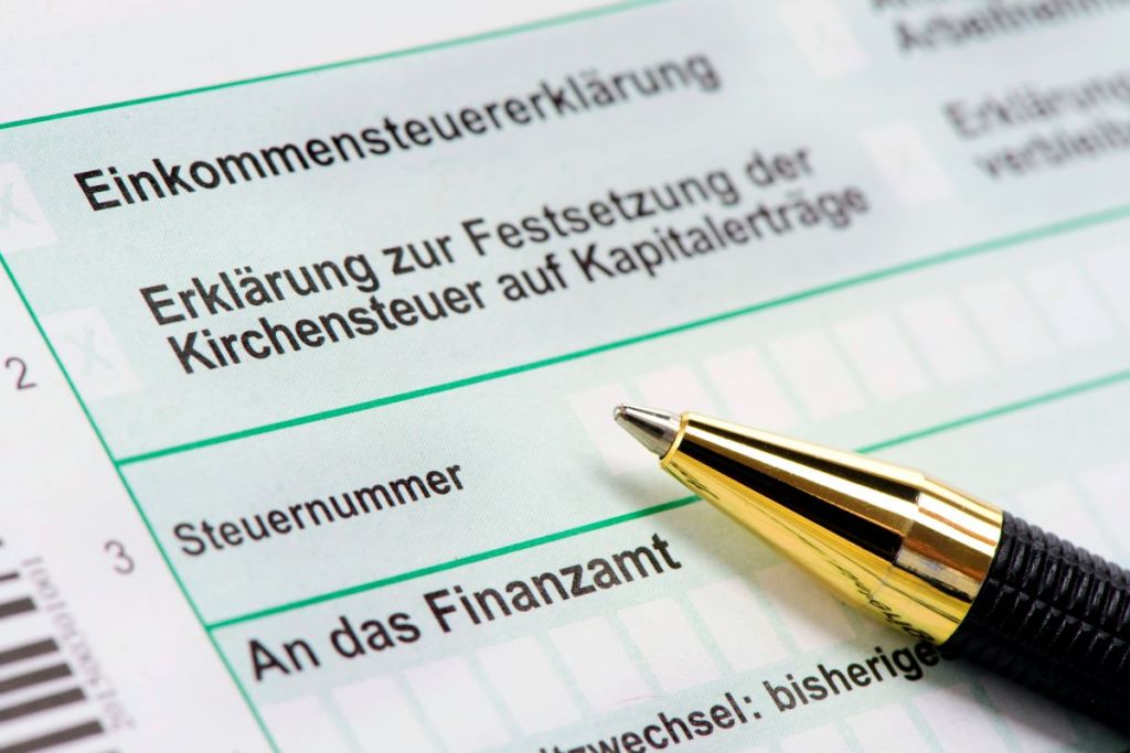 Pfarrer statt Pflege: Wofür die Kirchen wirklich zahlen