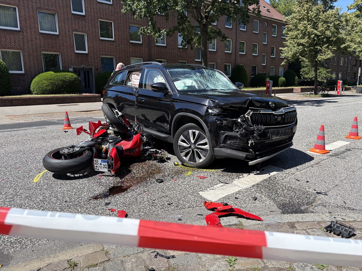 Horror-Crash in Hamburg – Biker wird „20 Meter durch die Luft geschleudert“