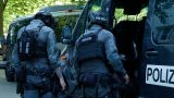 Großer Polizeieinsatz in Hamburg. Ein Mann hatte Benzin in seiner Wohnung verschüttet.