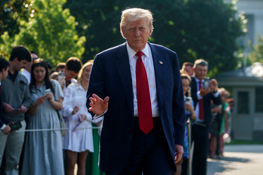 White House Coverage US President Donald Trump leaves at the White House, Washington, DC, USA, 25 July 2025. President Trump is due to visit Scotland for a 4 day visit where he is due to visit his golf courses and met with UK Prime Minister Keir Starmer. EPA-EFE/WILL OLIVER/POOL WASHINGTON DC United States PUBLICATIONxNOTxINxFRAxUK Copyright: xPool/ABACAx