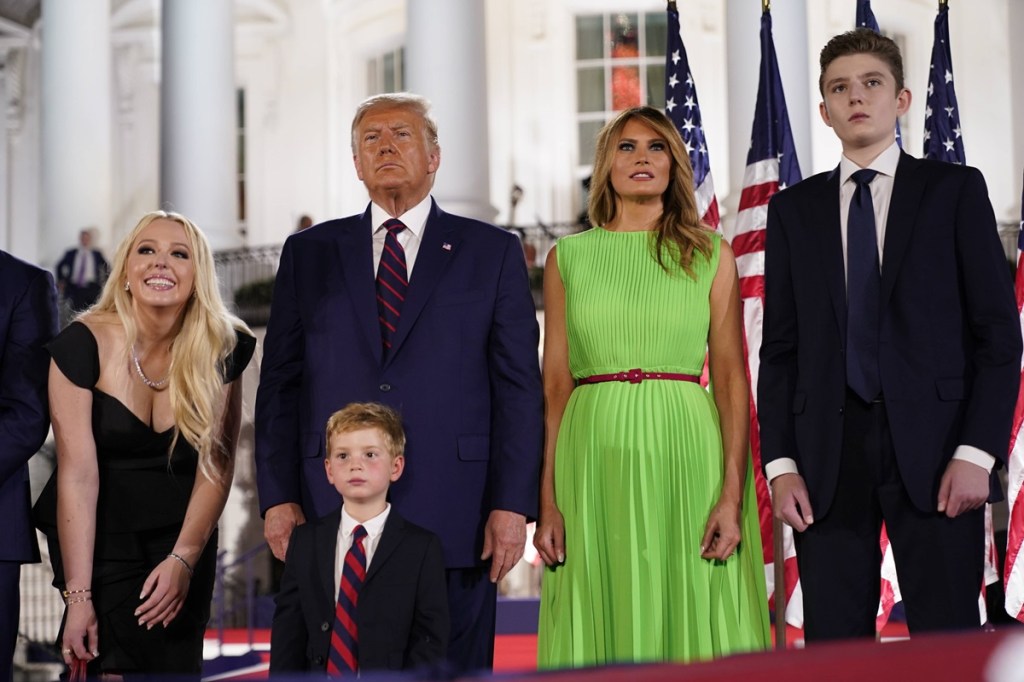 Tiffany Trump, Donald Trump, Melania Trump, Barron Trump stand after U.S. President Donald Trump formally accepted the 2020 Republican presidential nomination during his Republican National Convention address from the South Lawn at the White House in Washington, DC on Thursday, August 27, 2020. PUBLICATIONxINxGERxSUIxAUTxHUNxONLY RNC20200827202 ERINxSCOTT