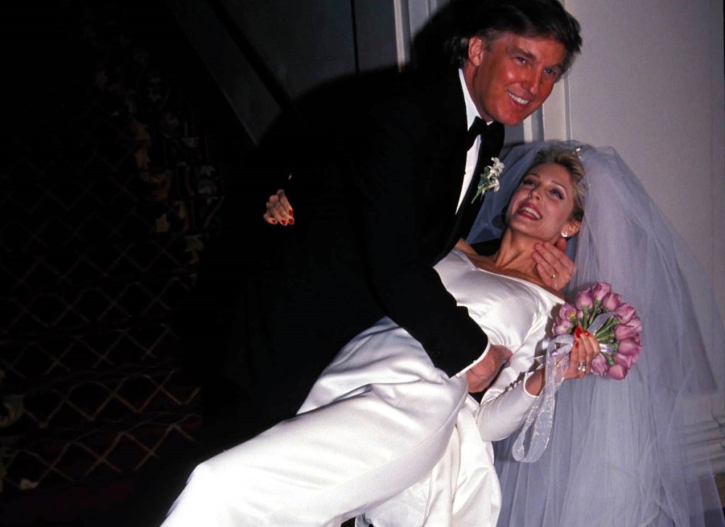 I6730.WEDDING OF DONALD TRUMP AND MARLA MAPLES.12/20/1993. PUBLICATIONxINxGERxSUIxAUTxONLY - ZUMAbu2