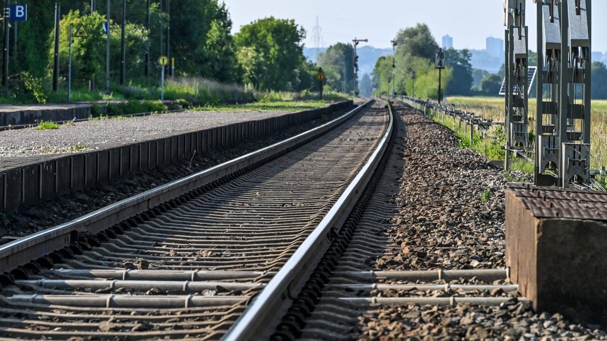Bahnstrecke sorgt für Ärger (Symbolbild)